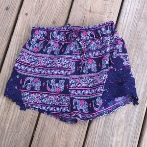 Elephant Print Lace Side Trim Elastic Waste Shorts